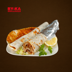 Türkische Pizza mit Salat & Dönerfleisch